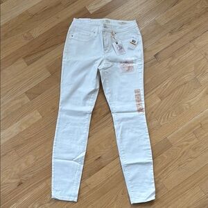 Jessica Simpson Kiss Me Super Skinny Women's White Jeans
